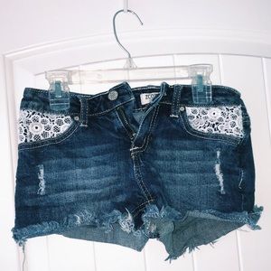 cute jean shorts!